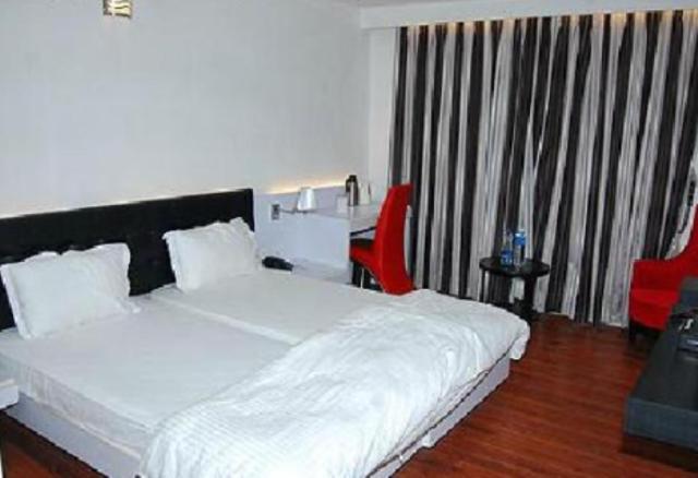 Fabhotel Ballygunge Luxury - Behind Punjab Club Kolkata Room photo
