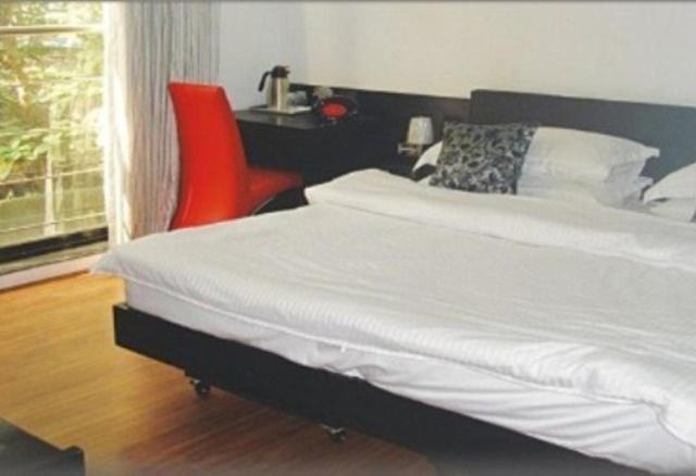 Fabhotel Ballygunge Luxury - Behind Punjab Club Kolkata Room photo