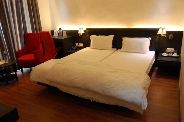 Fabhotel Ballygunge Luxury - Behind Punjab Club Kolkata Room photo